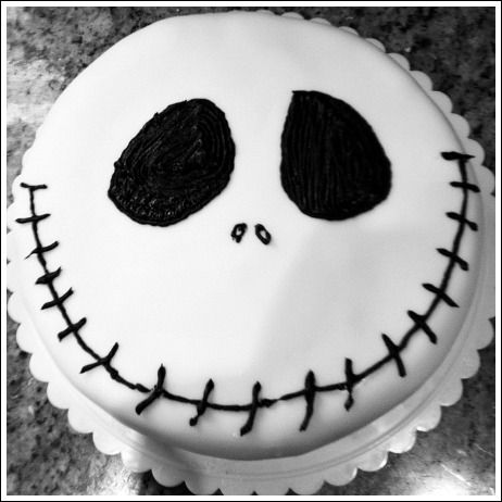 Great simple Halloween cake idea