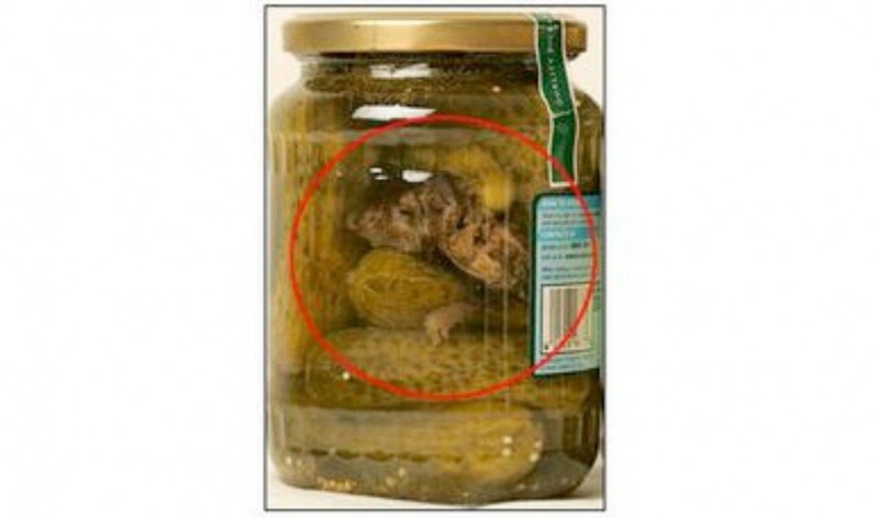 In 2005, Jeanette Reinders found a dead rat in her jar of gherkins pickles. Luckily she found it before opening the jar!