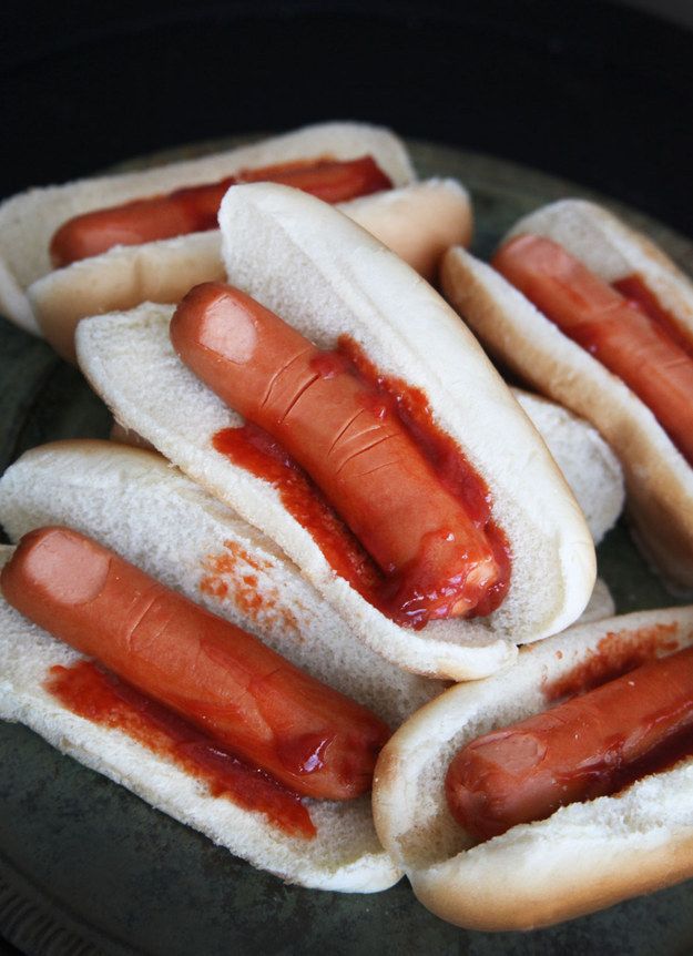 HALLOWEEN: Hotdog Fingers in a Bun