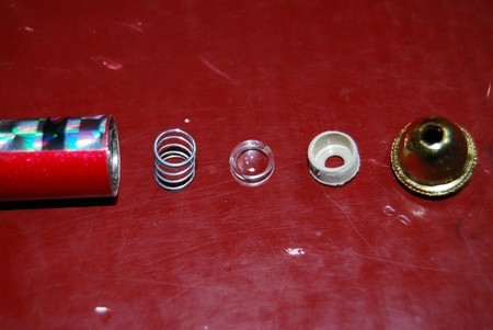 Then you will find the key part to this DIY. In order to take macro pictures you need that lens(in the middle).